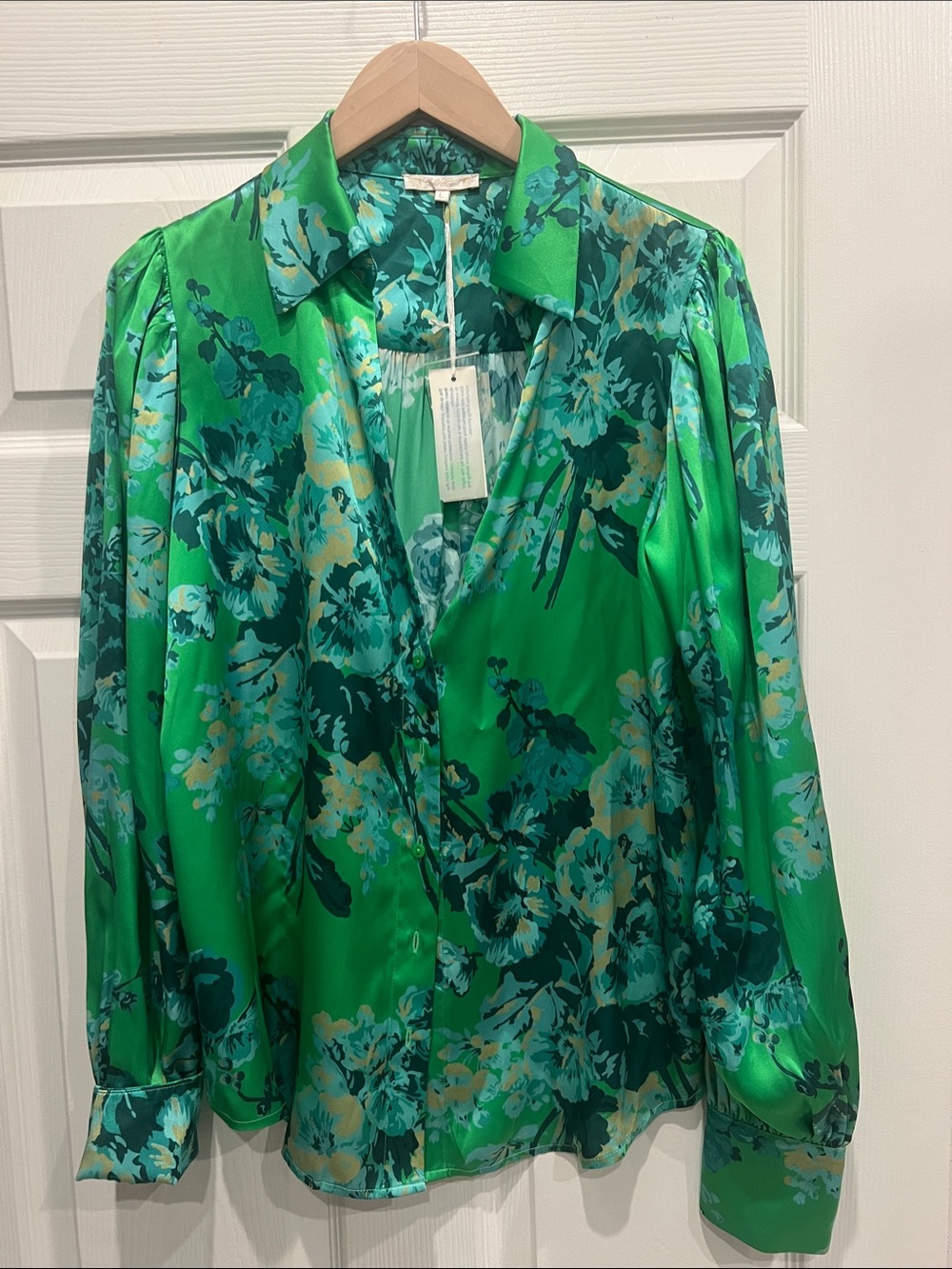 Emerald Floral Satin Button-Front Blouse